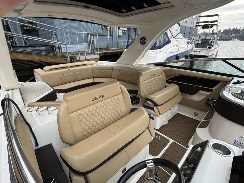 Slide: The Image of Sea Ray SLX 310 2019 - 18