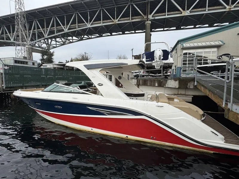 Slide: The Image of Sea Ray SLX 310 2019 - 20