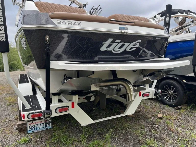 Slide: The Image of Tigé 24RZX 2022 - 11