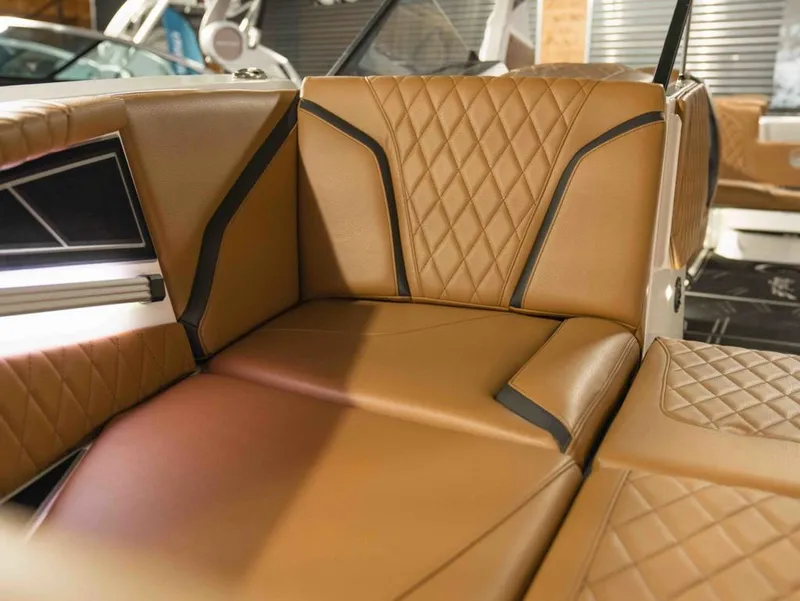 Slide: The Image of Tigé 24RZX 2022 - 16