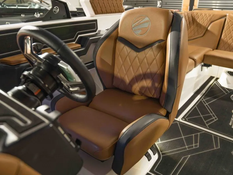 Slide: The Image of Tigé 24RZX 2022 - 18