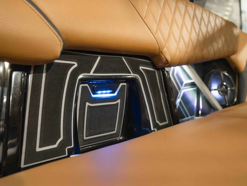 Slide: The Image of Tigé 24RZX 2022 - 23