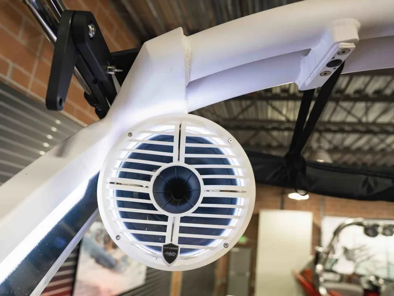 Slide: The Image of Tigé 24RZX 2022 - 25