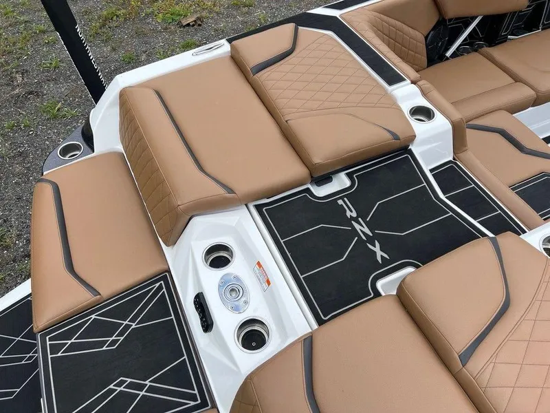 Slide: The Image of Tigé 24RZX 2022 - 4