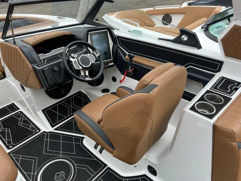 Slide: The Image of Tigé 24RZX 2022 - 7