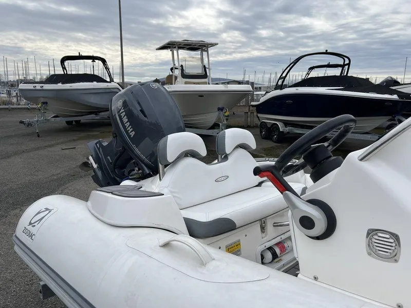 Slide: The Image of Zodiac Yachtline 360 2024 - 6