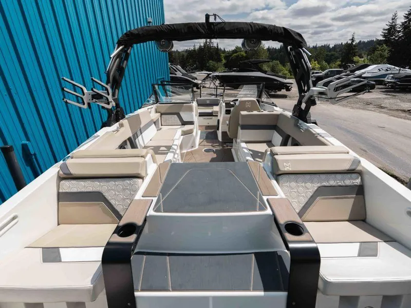 Slide: The Image of Heyday Wake Boats H22 2023 - 3