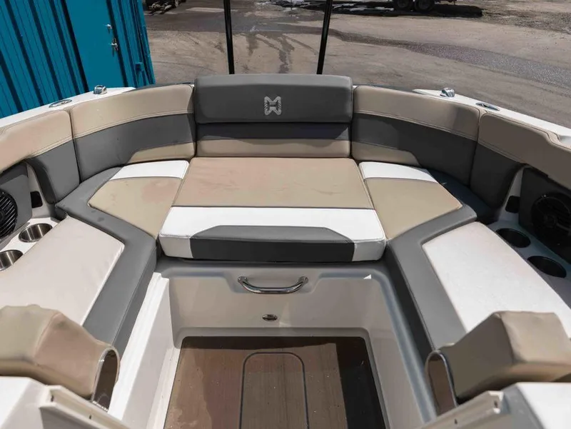 Slide: The Image of Heyday Wake Boats H22 2023 - 8