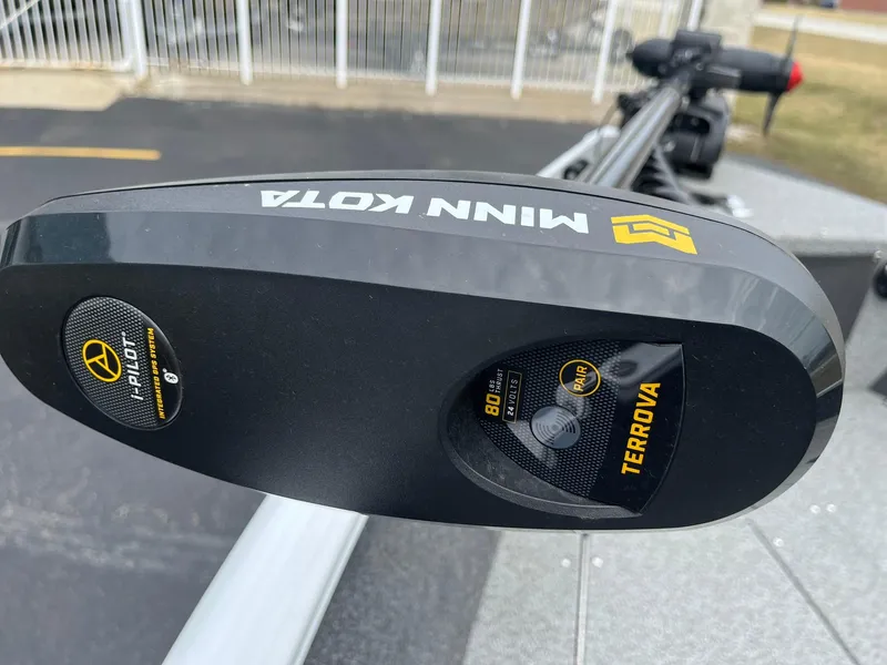 Slide: The Image of Minn Kota Terrova motor on 2023 Lund 1650 Rebel XL SS boat. - 23