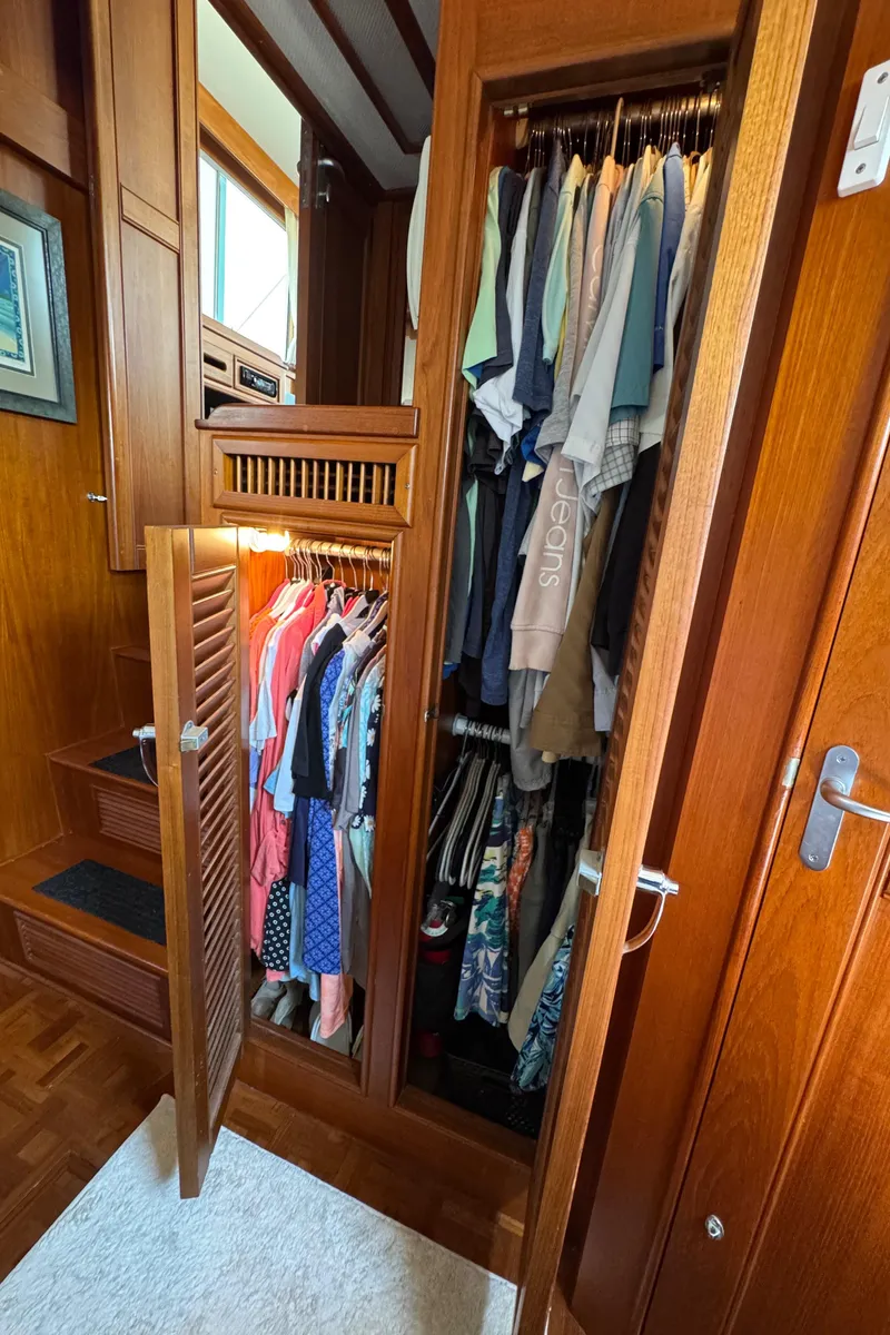 Slide: The Image of Wardrobe in Grand Banks 42 Classic, year 2000. - 17