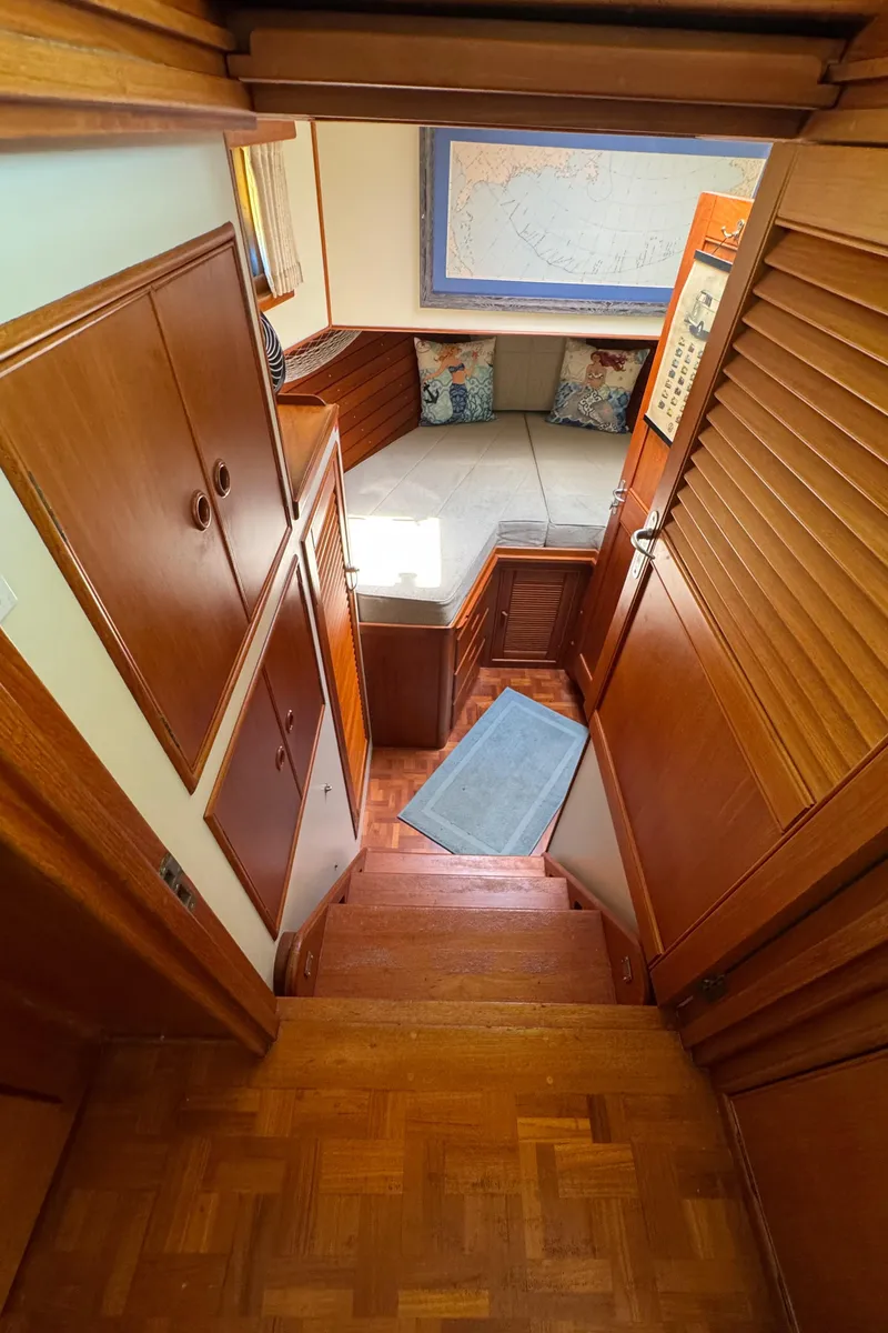Slide: The Image of Interior of 2000 Grand Banks 42 Classic yacht. - 28