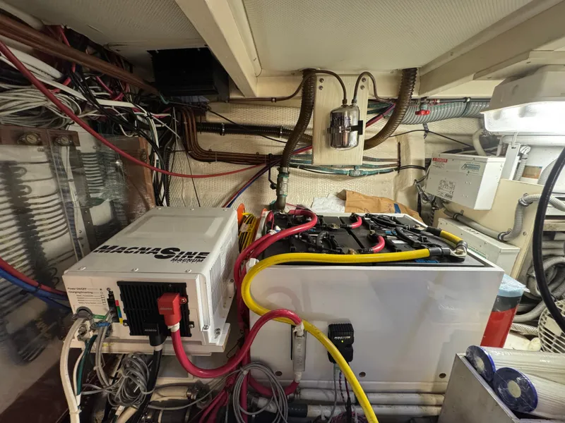 Slide: The Image of Grand Banks 42 Classic 2000 - 50