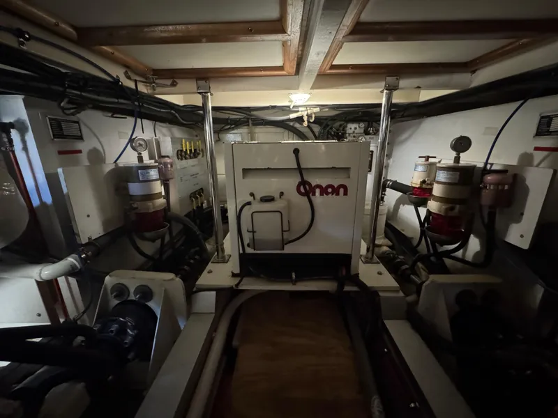 Slide: The Image of Grand Banks 42 Classic 2000 - 51