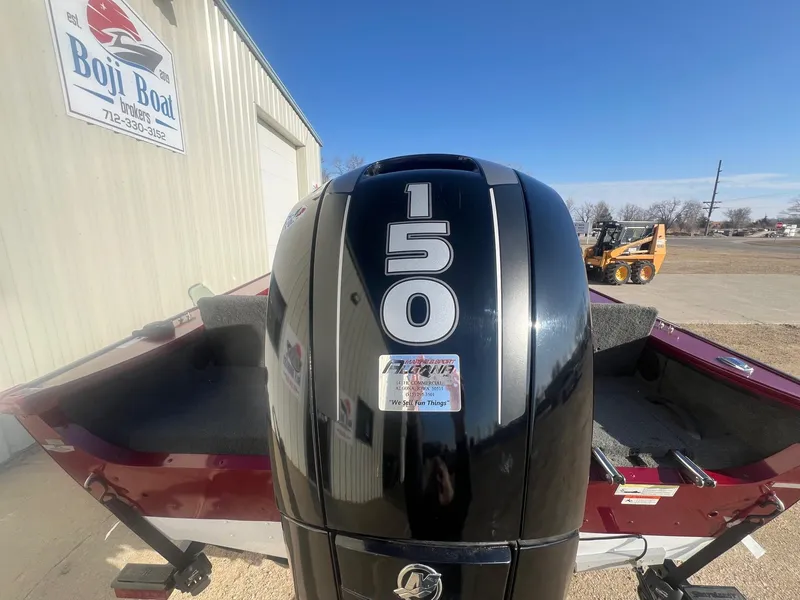 Slide: The Image of 2014 Lund 1875 Crossover XS boat with 150 HP engine at Boji Boat Brokers. - 7