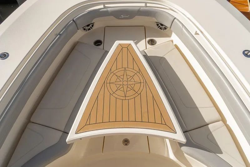 Slide: The Image of Scout 355 LXF 2021 - 50