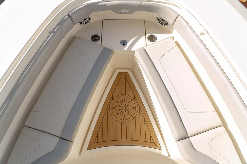 Slide: The Image of Scout 355 LXF 2021 - 54