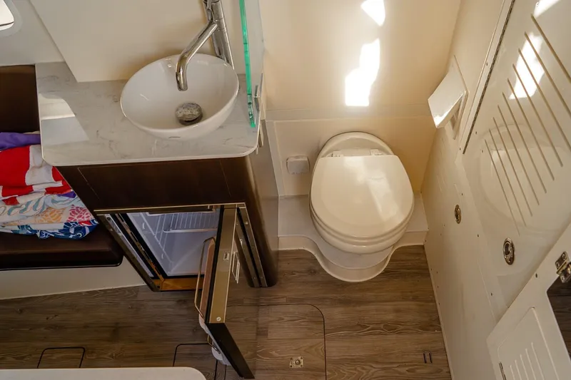 Slide: The Image of Scout 355 LXF 2021 - 64