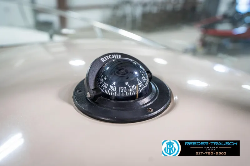 Slide: The Image of Compass on 2000 Chaparral Signature 240 boat, featuring Ritchie navigation. - 44
