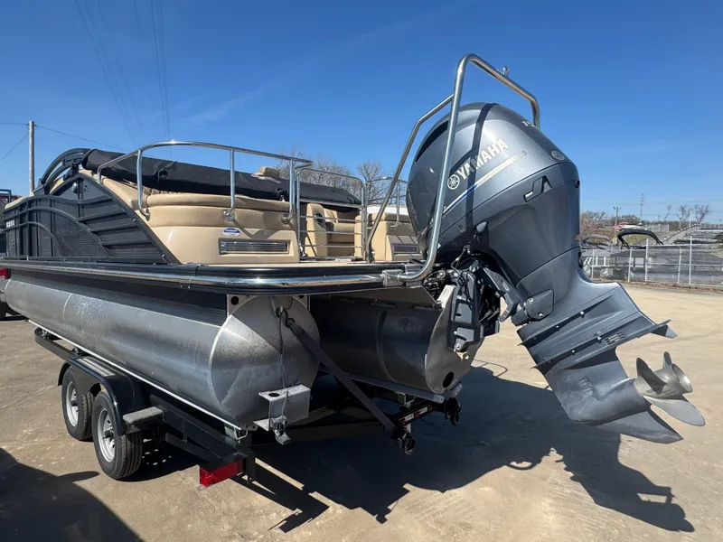 Slide: The Image of 2016 Bennington 2275 RCW pontoon boat with Yamaha outboard motor on trailer. - 20