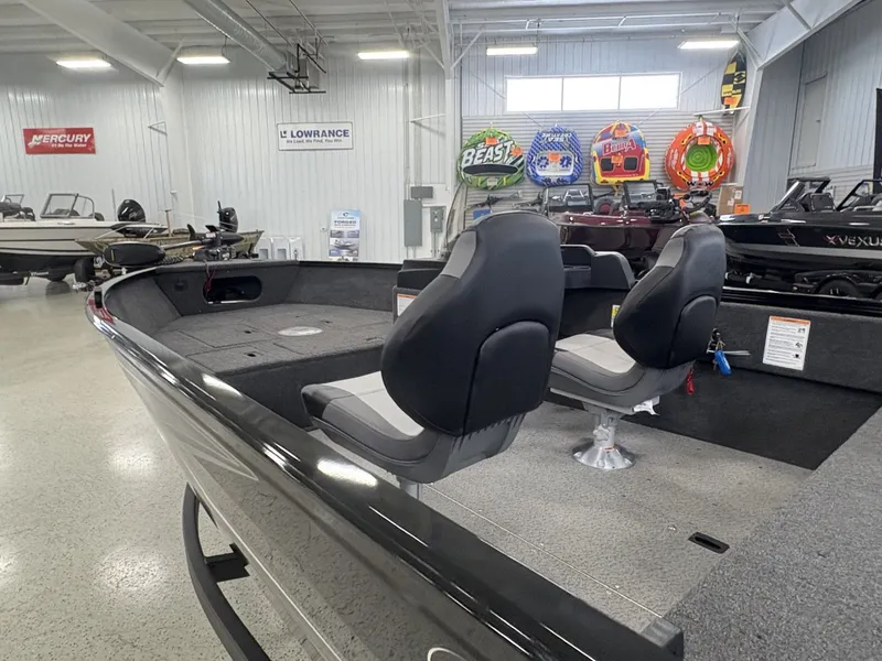 Slide: The Image of Crestliner 1650 Kodiak 2025 - 23