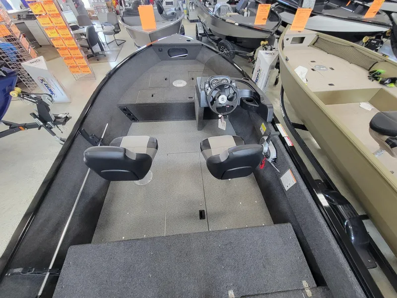 Slide: The Image of Crestliner 1650 Kodiak 2025 - 4