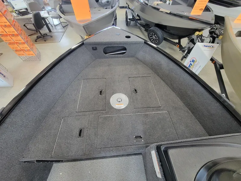 Slide: The Image of Crestliner 1650 Kodiak 2025 - 5