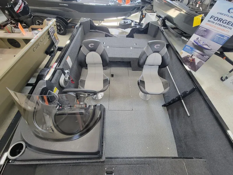 Slide: The Image of Crestliner 1650 Kodiak 2025 - 9