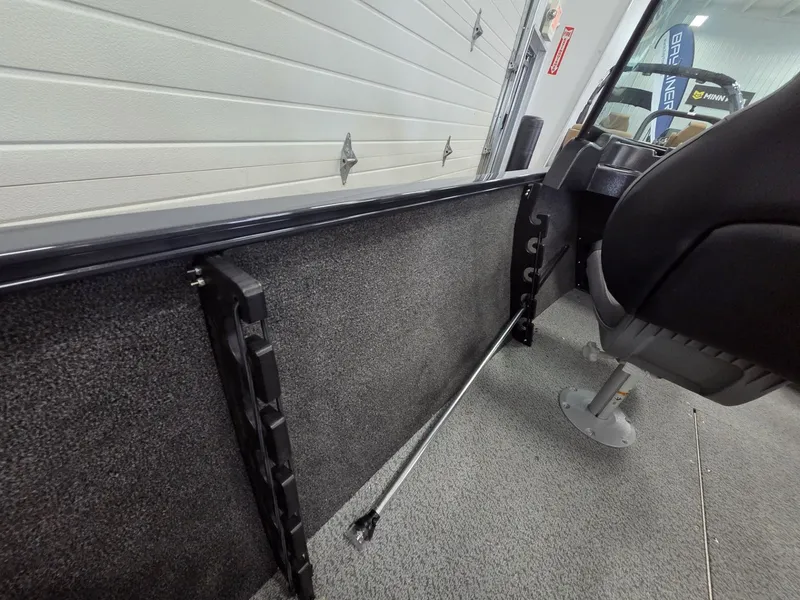 Slide: The Image of Crestliner 1650 Kodiak 2025 - 10