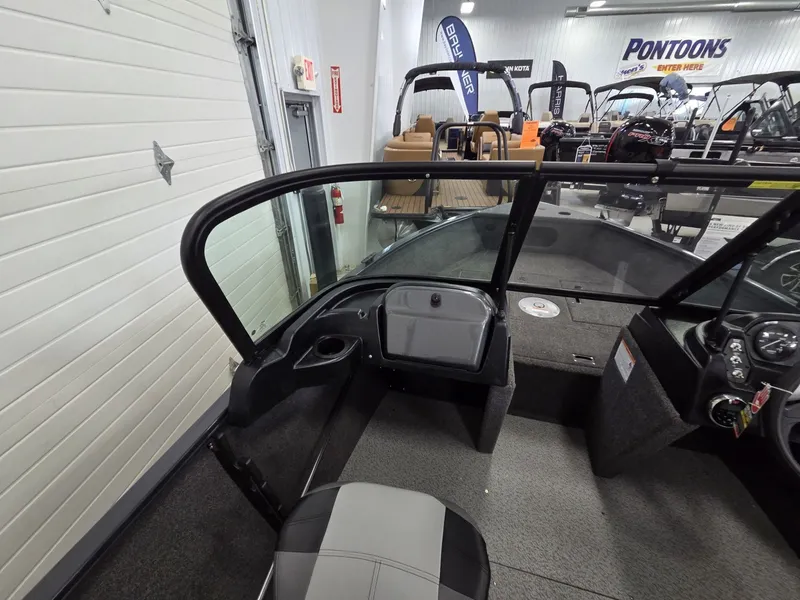 Slide: The Image of Crestliner 1650 Kodiak 2025 - 12