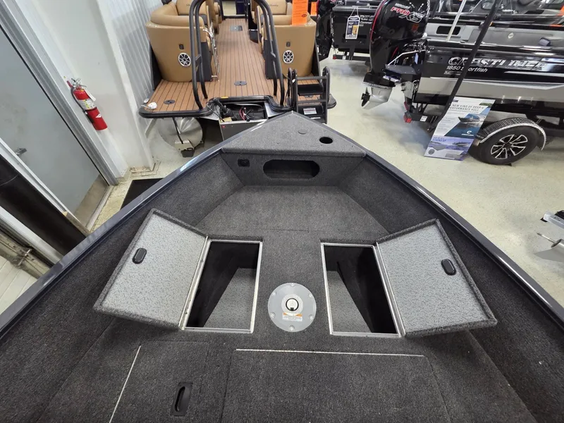 Slide: The Image of Crestliner 1650 Kodiak 2025 - 17