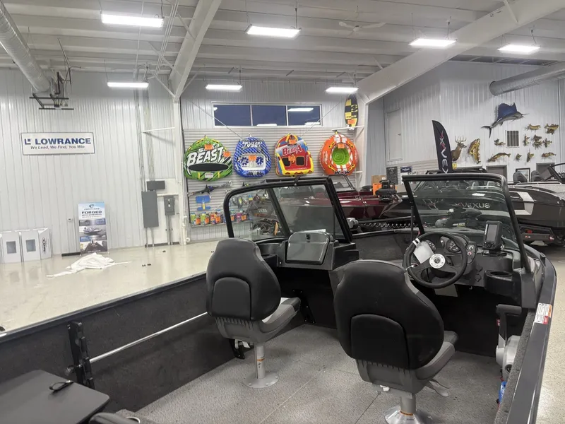 Slide: The Image of Crestliner 1650 Kodiak 2025 - 27