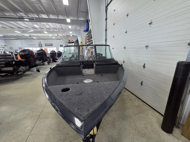 Slide: The Image of Crestliner 1650 Kodiak 2025 - 3