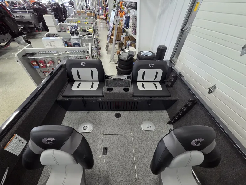 Slide: The Image of Crestliner 1650 Kodiak 2025 - 6