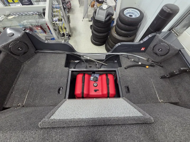 Slide: The Image of Crestliner 1650 Kodiak 2025 - 8