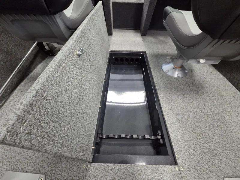 Slide: The Image of Crestliner 1650 Kodiak WT 2025 - 11