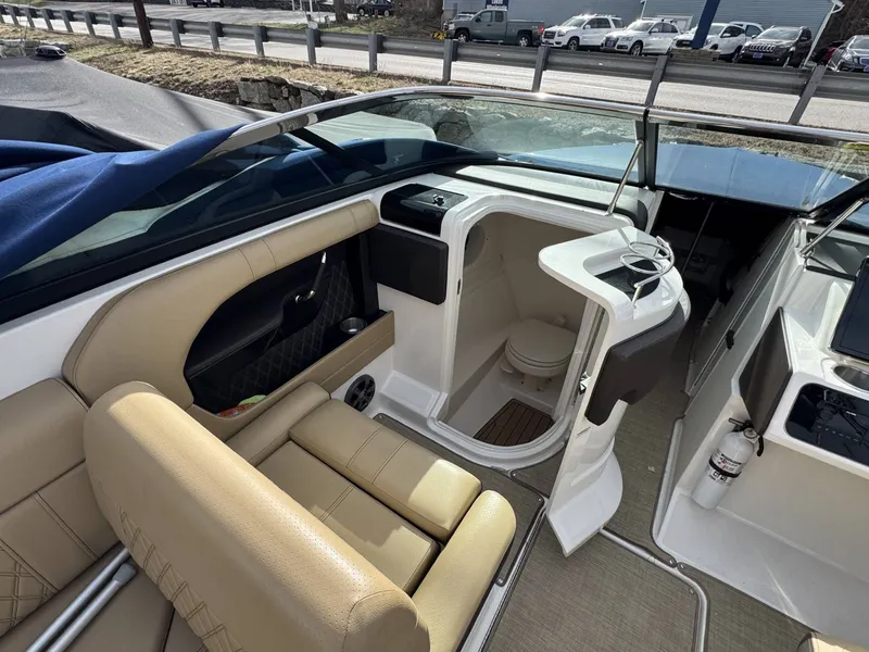 Slide: The Image of Sea Ray 250 SLX 2020 - 7