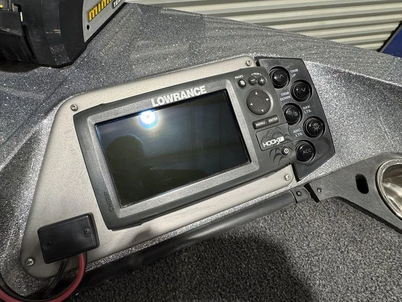 Slide: The Image of Lowrance fish finder on 2018 Ranger 212LS boat dashboard. - 38