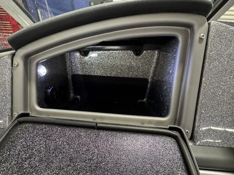 Slide: The Image of Ranger 212LS 2018 - 50