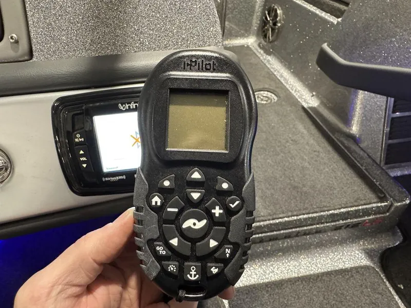 Slide: The Image of Ranger 212LS 2018 - 52