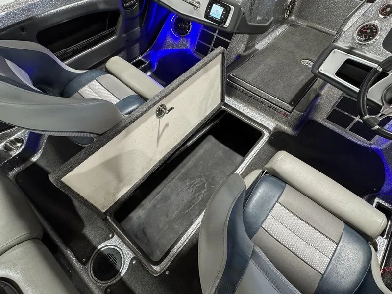 Slide: The Image of Ranger 212LS 2018 - 64