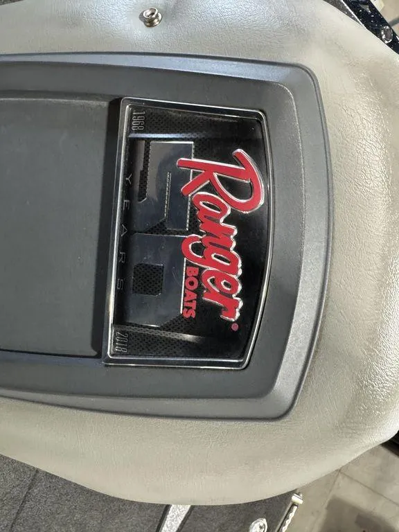 Slide: The Image of Ranger 212LS 2018 - 65