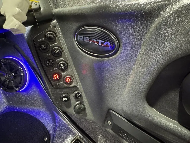 Slide: The Image of Ranger 212LS 2018 - 67