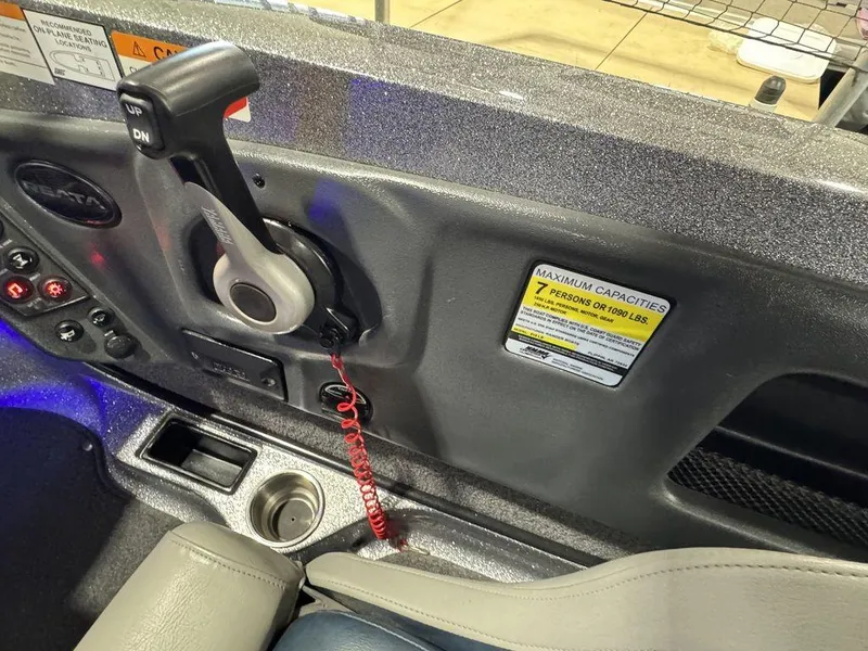 Slide: The Image of Ranger 212LS 2018 - 69