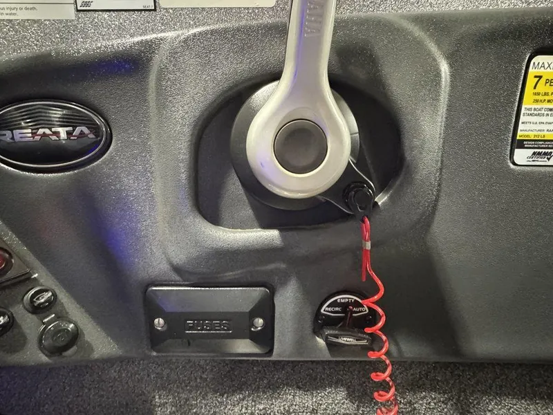 Slide: The Image of Ranger 212LS 2018 - 70