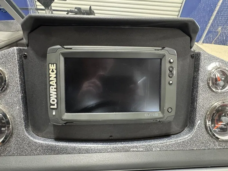 Slide: The Image of Ranger 212LS 2018 - 72