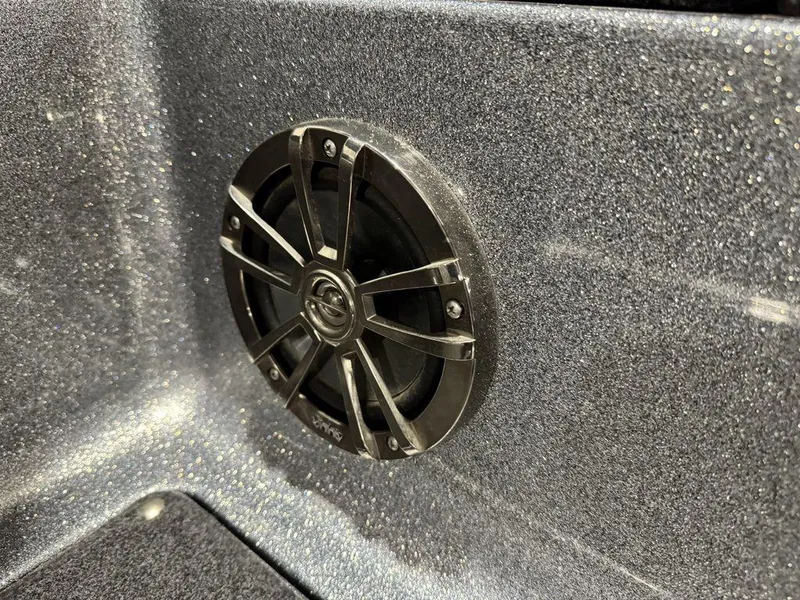 Slide: The Image of Ranger 212LS 2018 - 86