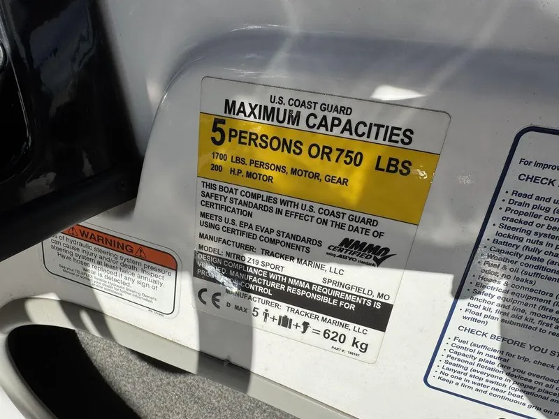 Slide: The Image of 2018 Nitro Z19 Sport capacity label: 5 persons or 750 lbs, 200 HP motor. - 38