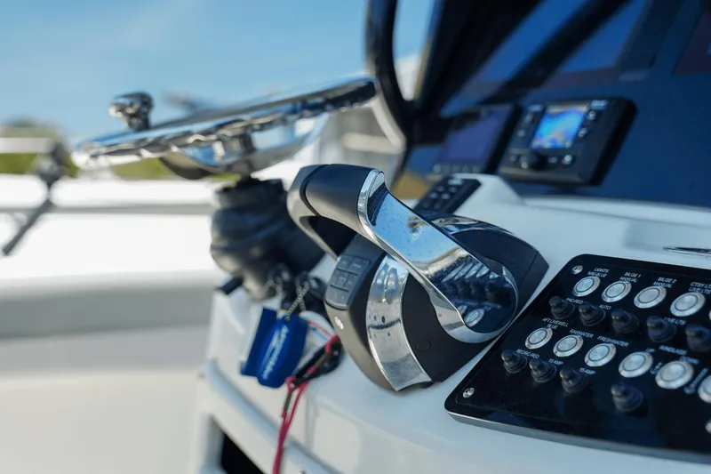 Slide: The Image of NauticStar 28 XS Offshore 2022 - 20