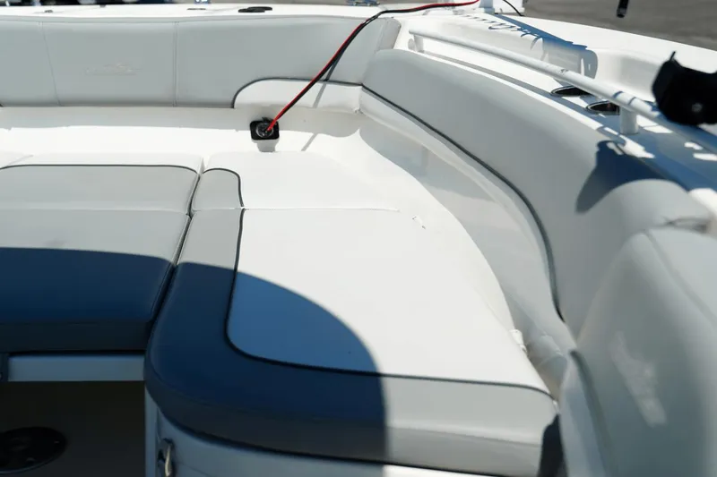 Slide: The Image of NauticStar 28 XS Offshore 2022 - 23