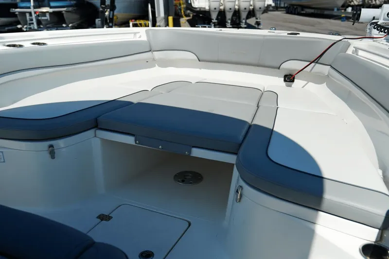 Slide: The Image of NauticStar 28 XS Offshore 2022 - 24